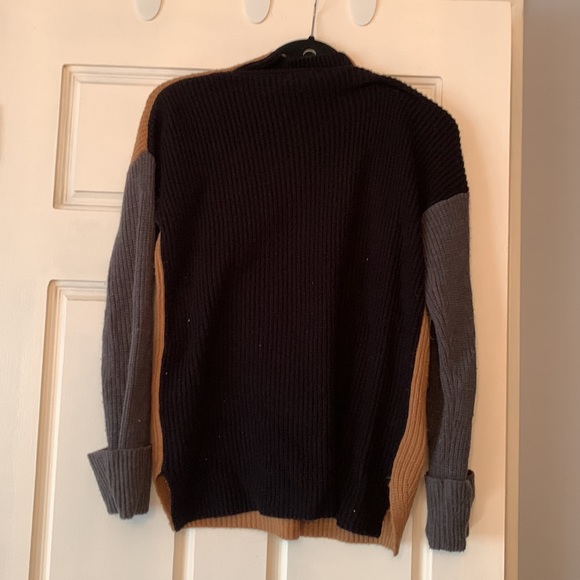 Calvin Klein sweater - Picture 3 of 3